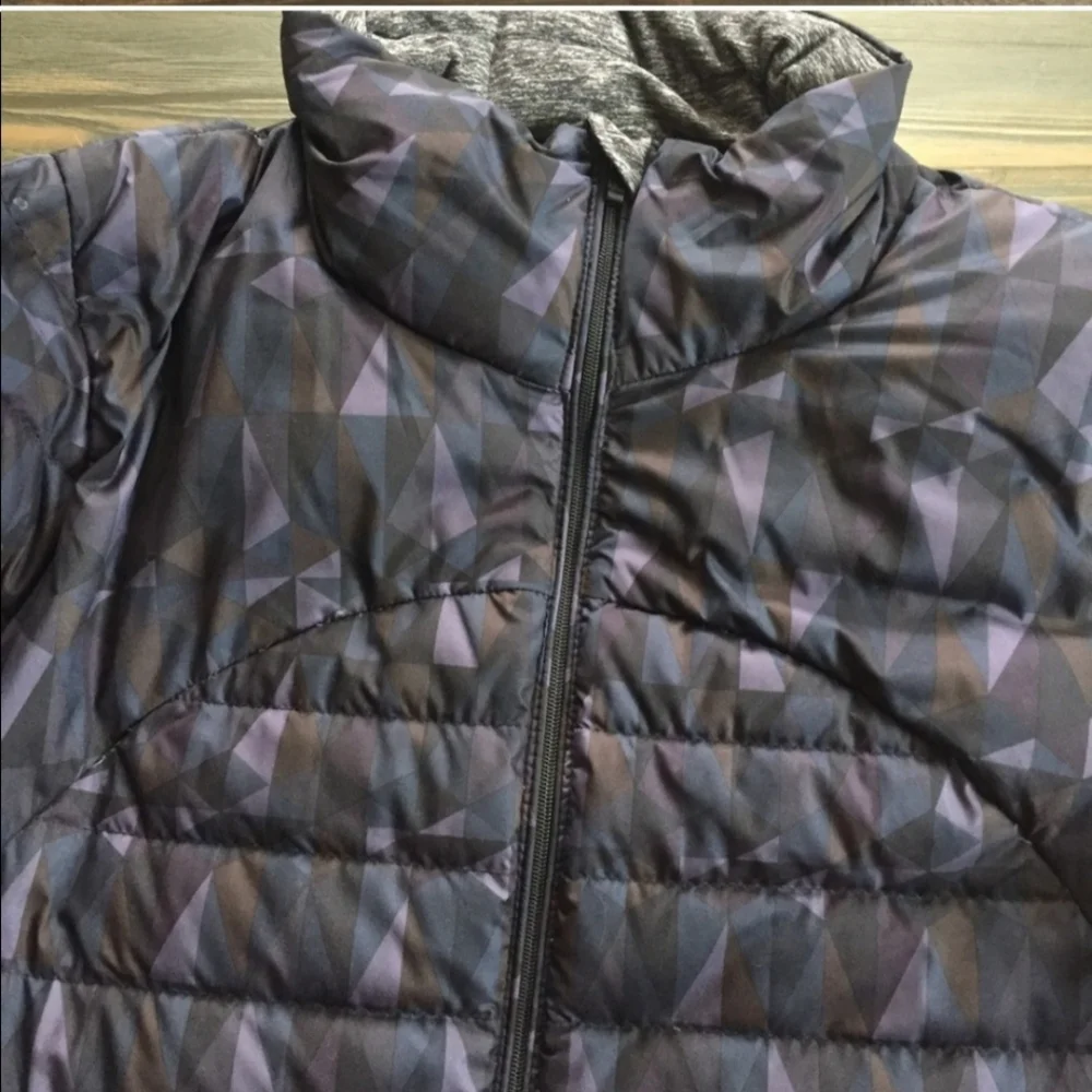 Lululemon Puffer Jacket, 10 - Picture 2 of 12